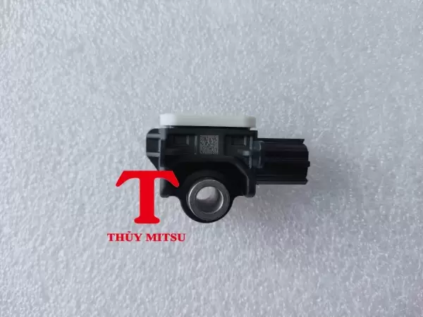 Cảm Biến Va Chạm Mitsubishi Outlander